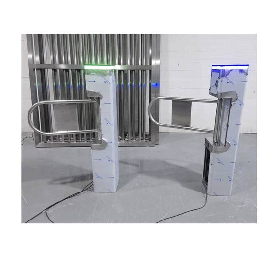 Barrière pivotante à induction infrarouge avec ouverture radar automatique pour supermarchés